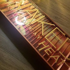 Urban Decay Makeup - URBAN DECAY Naked Heat Palette Urban Decay Makeup - URBAN DECAY Naked Heat Palette